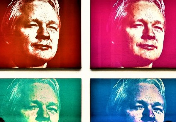 doble-rasero-rushdie-assange