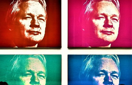 Doble rasero Rushdie-Assange