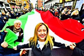 la-primera-ministra-italiana-meloni-quiere-frenar-las-pateras-de-inmigrantes-es-por-eso-que-ha-sido-tan-atacada
