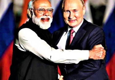 La ministra alemana fracasó. India seguirá comprando petróleo ruso