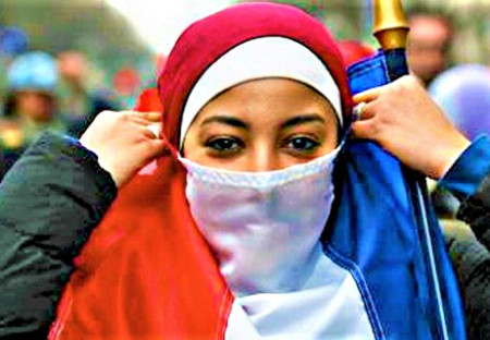 En Francia se han desatado verdaderos enfrentamientos callejeros: