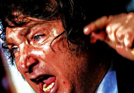 Milei gobierna con mano dura. Los argentinos se rebelan.