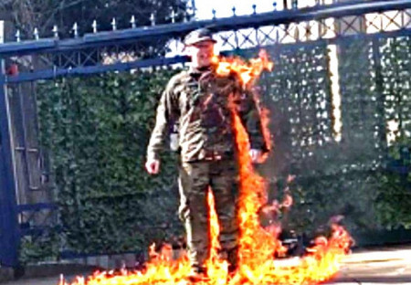 El soldado de las Fuerzas Aéreas estadounidenses se prendió fuego frente a la embajada israelí en Washington