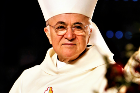 monse-or-vigano-advierte-de-que-el-papa-francisco-colabora-con-la-fem-para-destruir-el-cristianismo