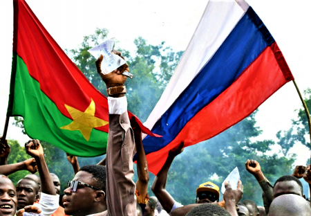 Burkina Faso quiere entrenadores y armas de Rusia