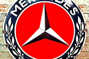 el-fabricante-del-emblema-mercedes-benz-se-declara-en-quiebra-por-la-crisis2